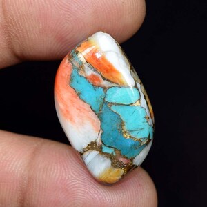 Raro cabochon composito di turchese spinoso arancione naturale - 27,70 ct, forma libera unica, colori vivaci