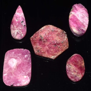 Rubí africano natural en bruto, rubí de cristal en bruto, rubí de Madagascar natural en bruto, cristal curativo de rubí, joyería de rubí, rubí de roca, 5 piezas