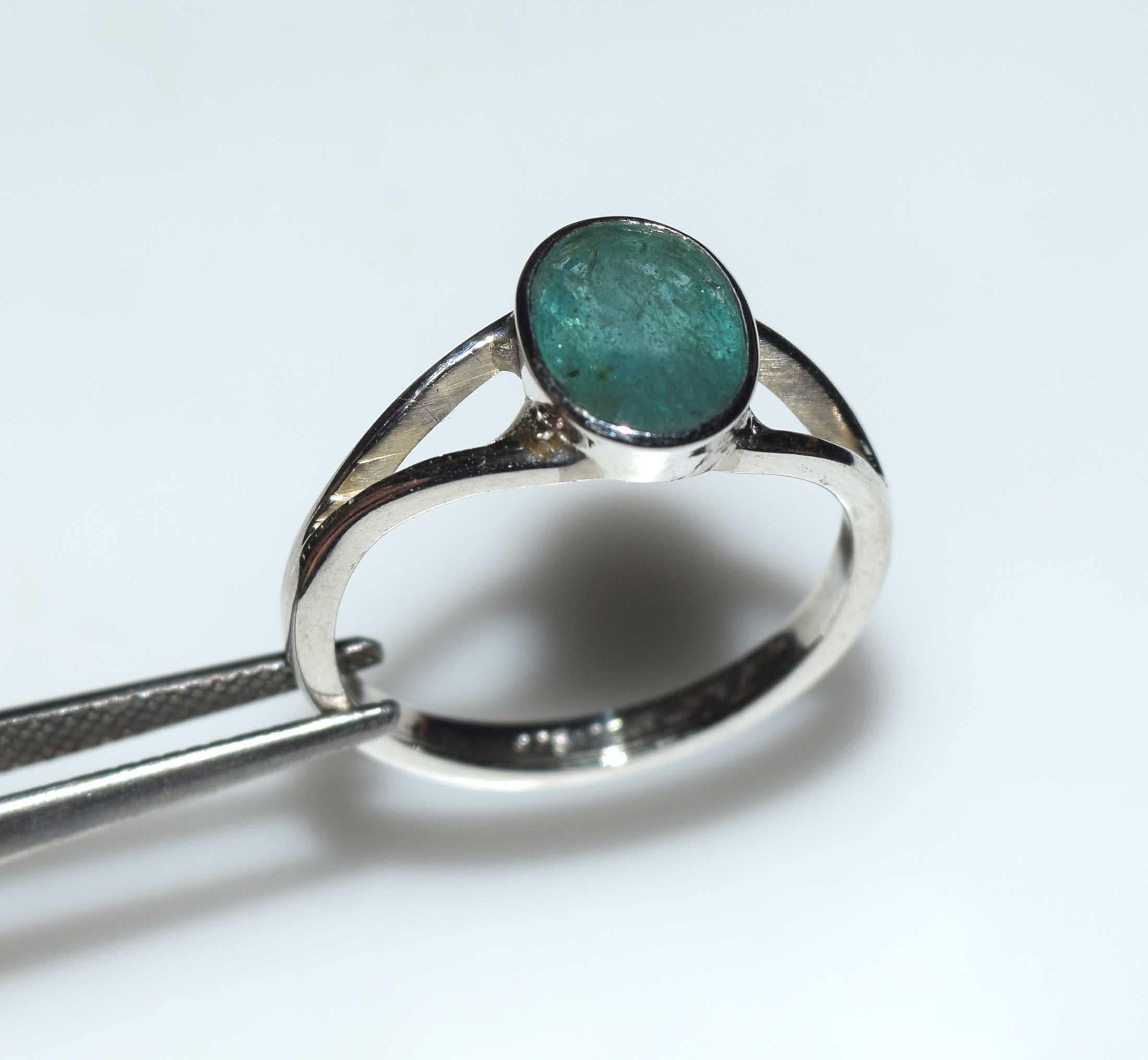 エメラルドリング　フリーサイズ　ザンビア産 ザンビア産エメラルド ハーフエタニティダイヤモンドリング EM