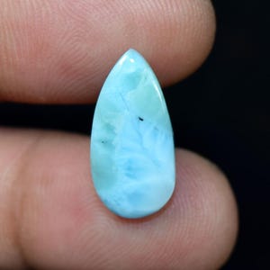 Cabochon naturel poire larimar, pierre précieuse de larimar, pierre précieuse naturelle dominicaine cabochon poire larimar, pierre précieuse pectolite, larimar 6,60 cts