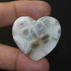 Thomsoniet cabochon, natuurlijke thomsoniet, natroliet cabochon hartvorm losse edelsteen handgeslepen gepolijste edelsteen beschermende eigenschappen