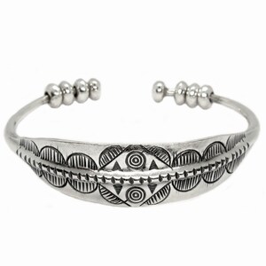 Sterlingzilveren boho-manchetarmband met geometrische gravure en kralen, handgemaakt etnisch brede statement-hoek, verstelbaar, voor dames of heren