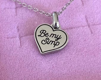 Collana con cuore in argento Be My Simp di Exotic Cancer, collane kink, collana subdom