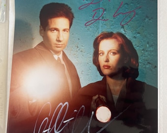 Signed X Files Glossy Photo with Mulder and Skully, signed by Gillian Anderson and David Duchovny