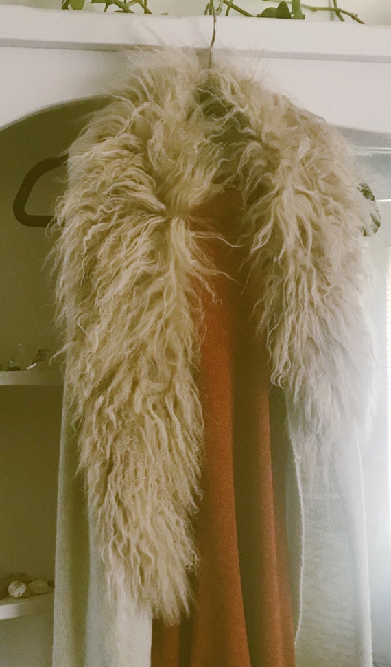 1970s Fur Shawl Scarf ~ Real Fur Vintage Fuzzy Fu… - image 1
