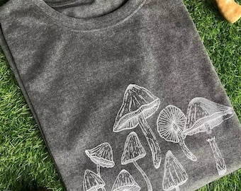 Mushroom Print Grey T-Shirt, Loose Fit (L/XL/1X)