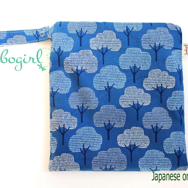 Wet Bag 10 x 11 or 10 x 7 inches size. Diaper bag, Australian made, zip, with snap open strap – Tree Blue, organic cotton