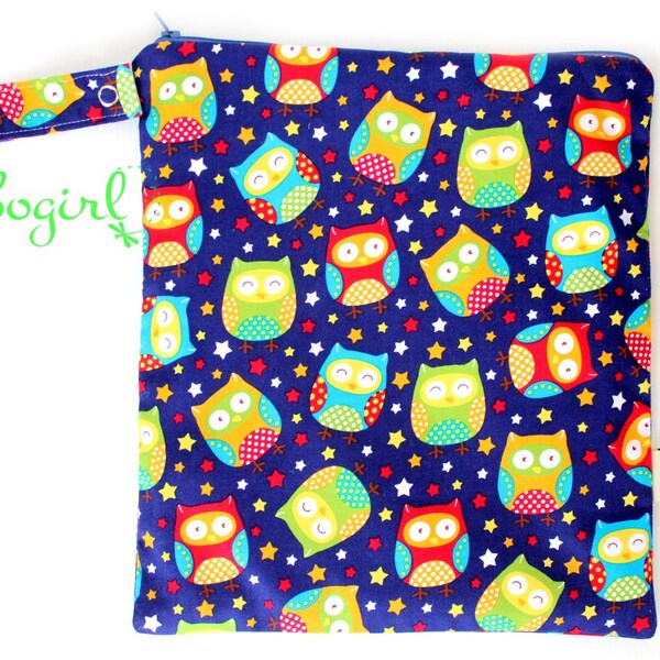 Wet Bag 10 x 11 or 10 x 7 inches size Australian made, zip, with snap open strap – Owl stars