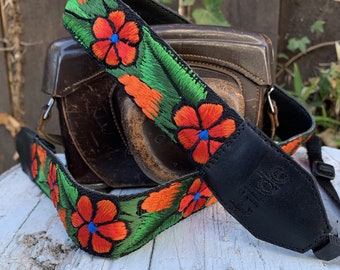 Handcrafted leather camera strap with Guatemalan embroidery, Gift photographer, DSLR camera strap - Flowers orange, green - FSCD4