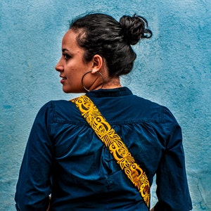 Leather camera strap with traditional Guatemalan embroidery, dslr camera strap, Gift photographer- Canto de Pájaro mustard yellow - CPC1