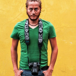 DSLR camera strap, Leather camera strap, Black camera strap, Gift photographer, Gift for him - Jardín (Garden) in grey, black, white - JDC7