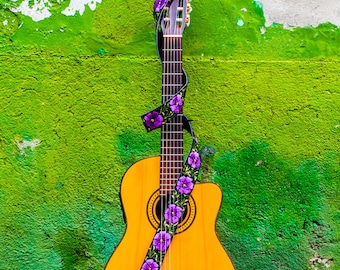 Embroidered leather guitar strap,Hippie guitar strap, Purple guitar strap, Acoustic guitar, Gift guitarist - Doble Flor in Purple DFG3