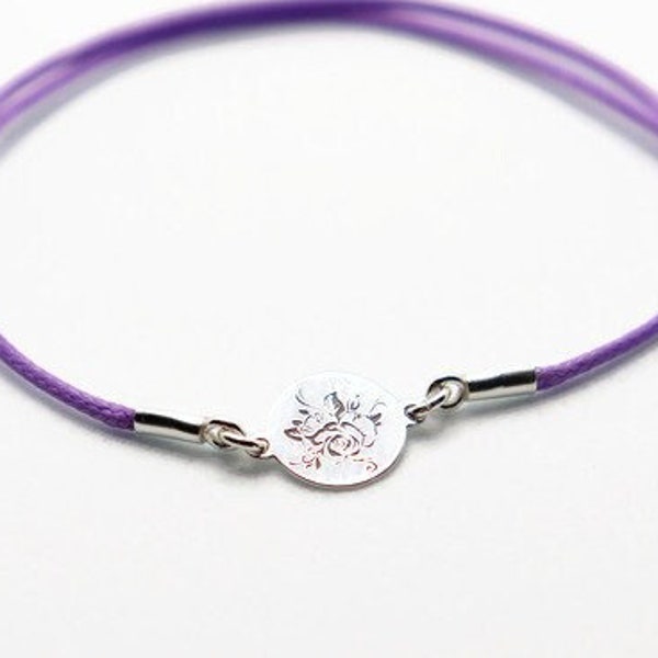 Lavendel Lila Schnur und Sterling Silber Rose Armband, Minimalistisches Armband mit verstellbarem Verschluss aus Wachsfaden