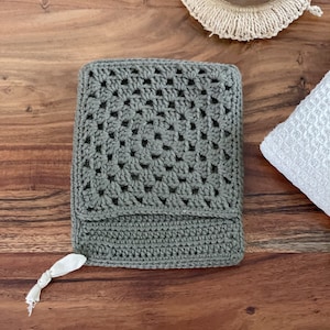 Granny Square Oven Mitt - Crochet Pattern