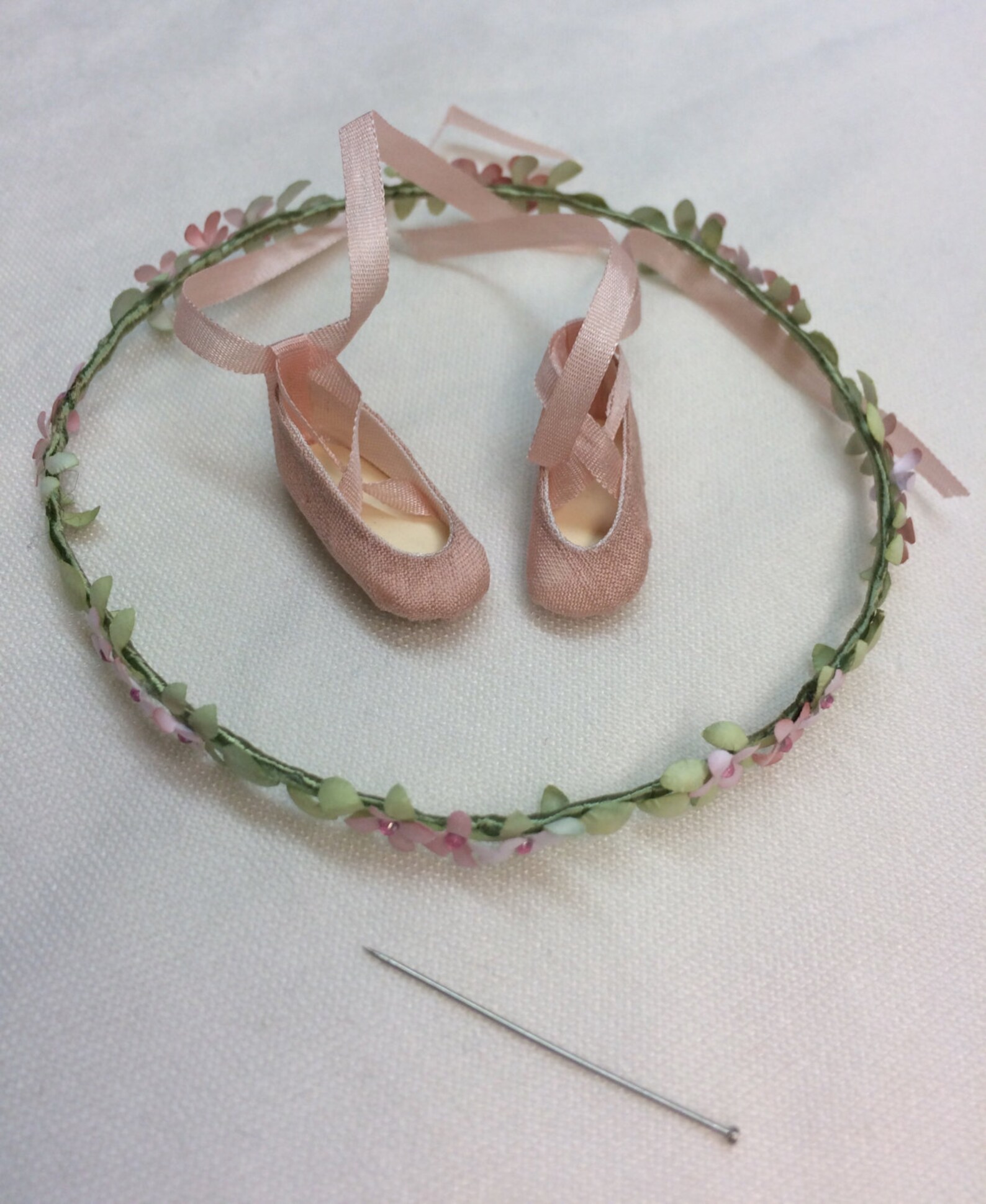 handmade ballet shoes and flower diadem for your blythe.