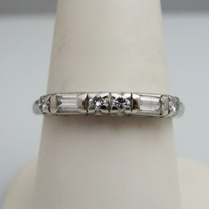 g126 Gorgeous Platinum Diamond Wedding Ring