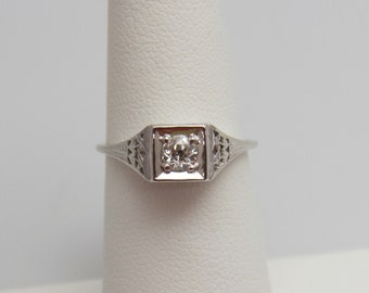 d579 Antique Dainty 18kt White Gold Diamond Engagement Ring