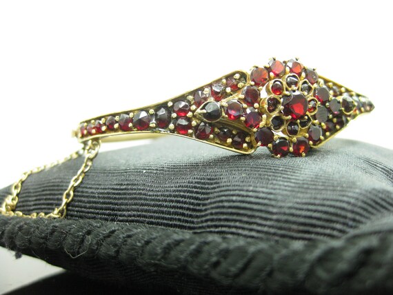 g251 Gorgeous Garnet Vintage 14kt Gold Filled Brac