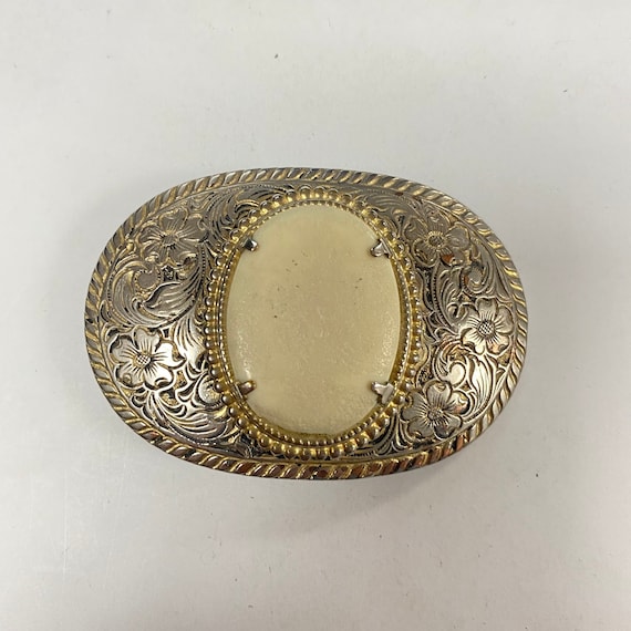 F633 Vintage Silver Tone Embossed Men