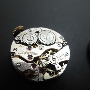 b982 Dainty Vintage 1940s/1950s Ladies Mechanical Imperial Wristwatch