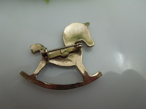 q113 Silver Tone Cute Little Rocking Horse Pin/Br… - image 3