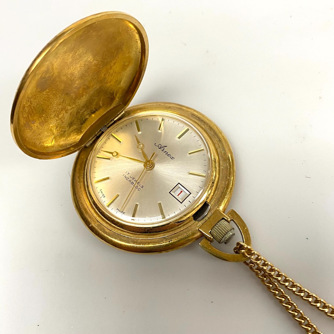 V060 Vintage Arnex Swiss Mechanical 17 Jewels Nurses Pendant Watch