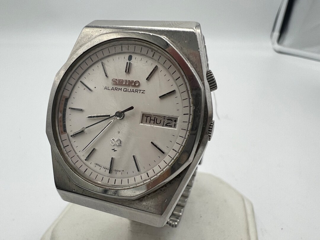 T972 Seiko Quartz Alarm Day Date Mid 80s - Ref 7223 - Etsy