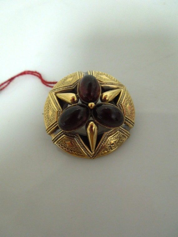 t255 10kt Yellow Gold and Garnet Brooch or Pendant - image 5