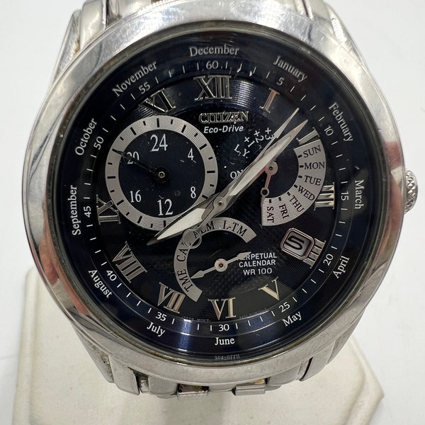 t976 Citizen Quartz Chronograph Perpetual Calendar WR 100 Wrist Watch