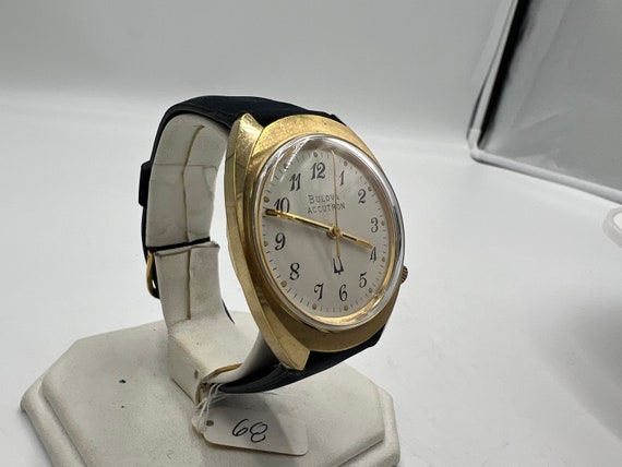 u076 Men's Vintage Bulova Accutron Wristwatch - image 3