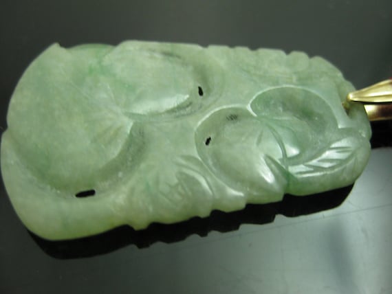 g247 Beautifully Carved Jade Pendant with 14Kt Ba… - image 1