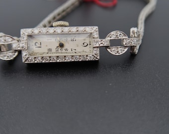 p496 Vintage 1930's Ladies Swiss Platinum Diamond watch
