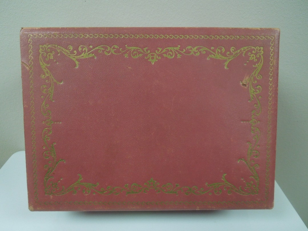 Q811 Vintage Jewelry Box Fleur De Lis Red Satin Interior Mirror Faux