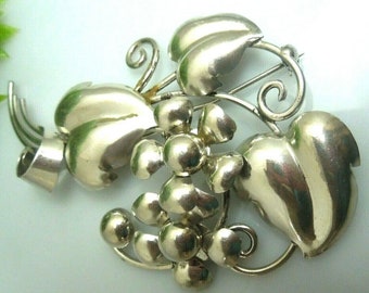 q219 Vintage Sterling Silver Floral Pin/Brooch