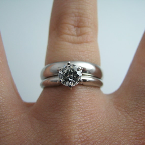 d862 Simple Platinum Diamond Wedding Ring Set