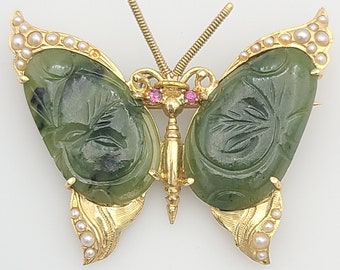 k942 Lovely Vintage 14kt Yellow Gold Nephrite Jade and Seed Pearl Butterfly Brooch Pendant