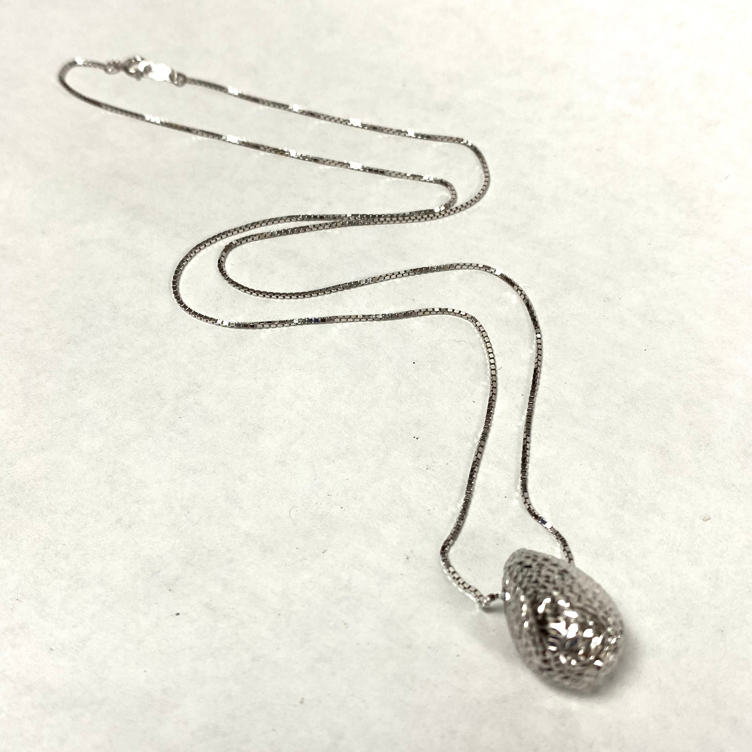 U535 Vintage 14K White Gold Box Chain Necklace 17.5