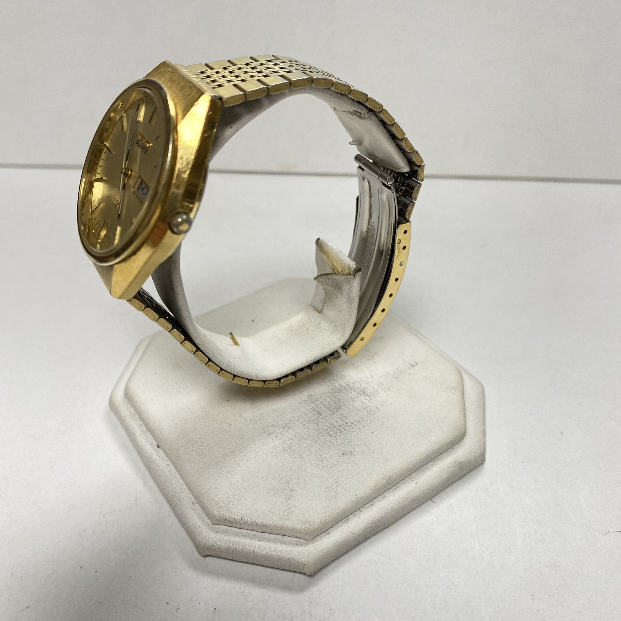 M213 Seiko Quartz Japan Water Resistant Stainless Steel Unisex 
