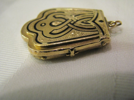 c019 Beautiful Vintage Etched 10k Yellow Gold Loc… - image 3