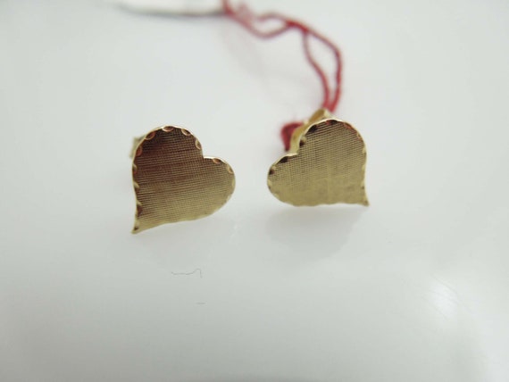 g600 Cute 14kt Yellow Gold Heart Shaped Stud Earr… - image 1