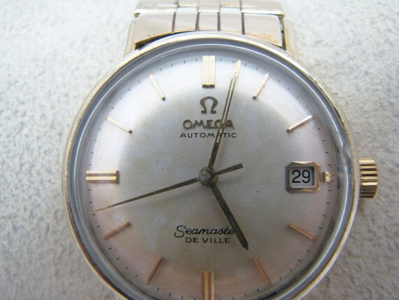 A1045 Handsome Vintage 1962 Omega 