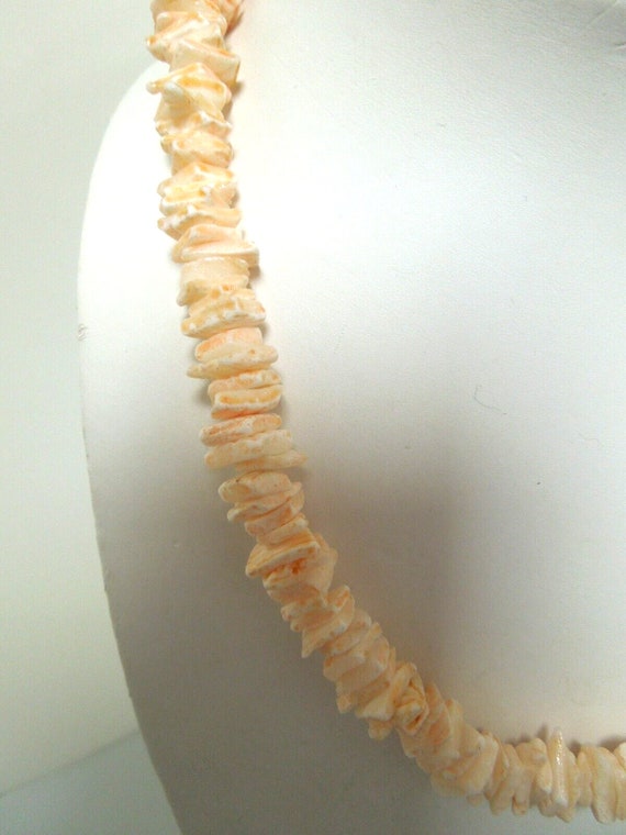 s248 Vintage Natural Coral Sea Shell Necklace 17"… - image 3