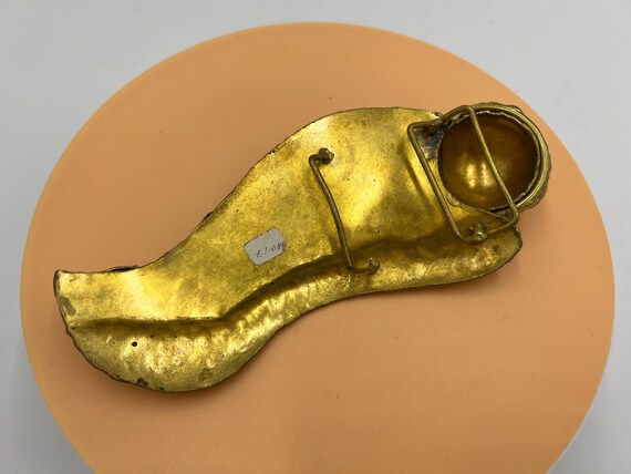 t676 Vintage Intricate Gold Tone Men's Belt Buckle - image 4