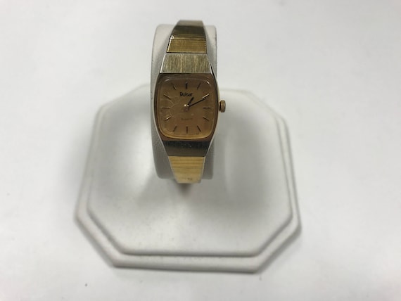 Pulsar quartz gold watch discount