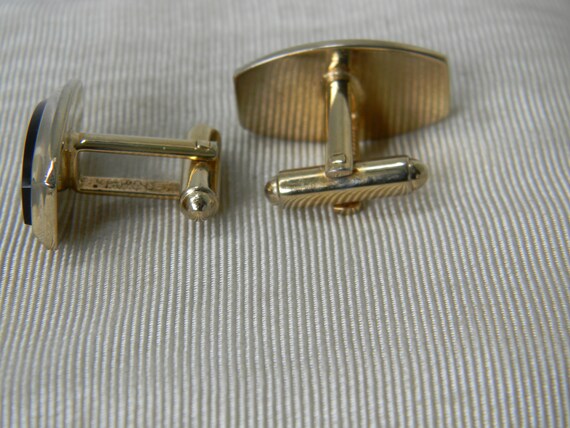 j923 Handsome Rectangle Shields Gold Tone Cufflin… - image 2