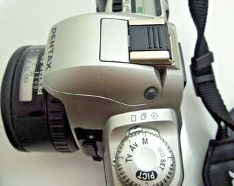 S595 Pentax ZX-50 Camera with lens Vintage Rare Untested
