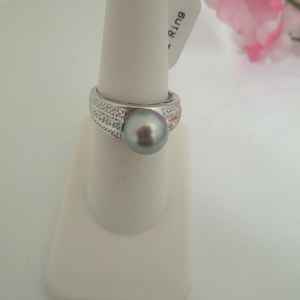 r926 14kt White Gold 9mm Tahitian Pearl and Diamond Ring Size 7 (USA) Signed