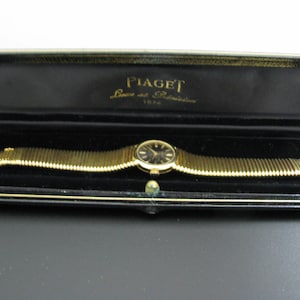 c657 Gorgeous Ladies Piaget 18k Yellow Gold Watch in  Box
