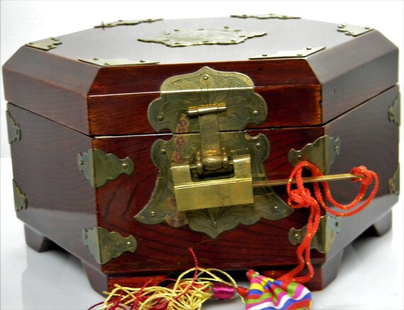 Bird Maroon Red Lacquer With Floral Asian Jewelry Box With Folding Mirror And Butterfly Motif In Gold Paint