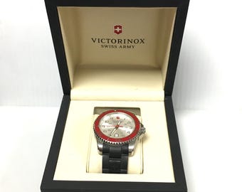 v270 Vintage Swiss Army Victorinox Water Resistant Stainless Men's Wrist Watch